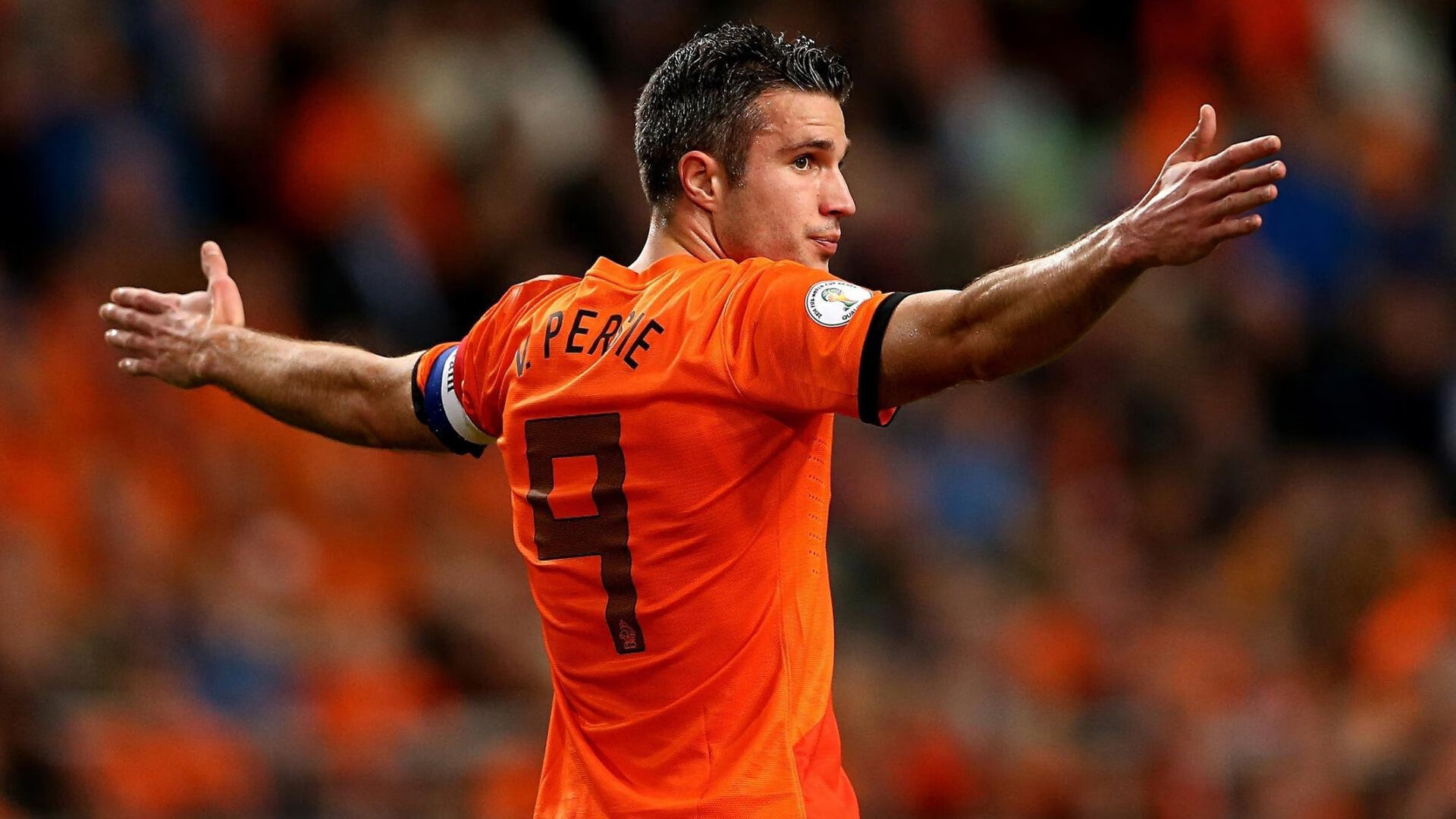 开云体育网页入口-欧洲杯决战现场：战术百变，精彩纷呈，欧洲杯最精彩的决赛